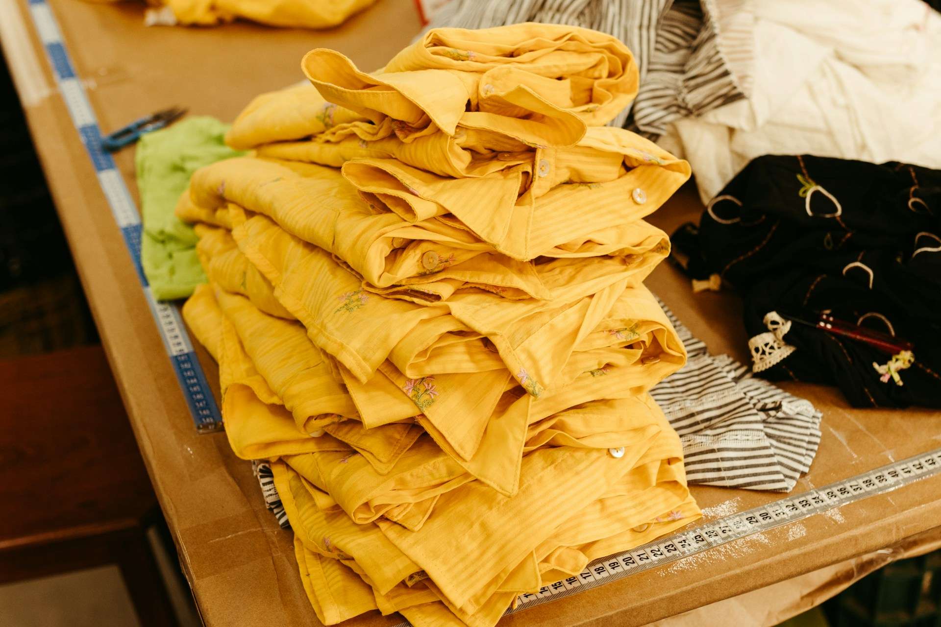 How to Print T Shirts Professionally: A Complete Guide to Techniques and Equipment