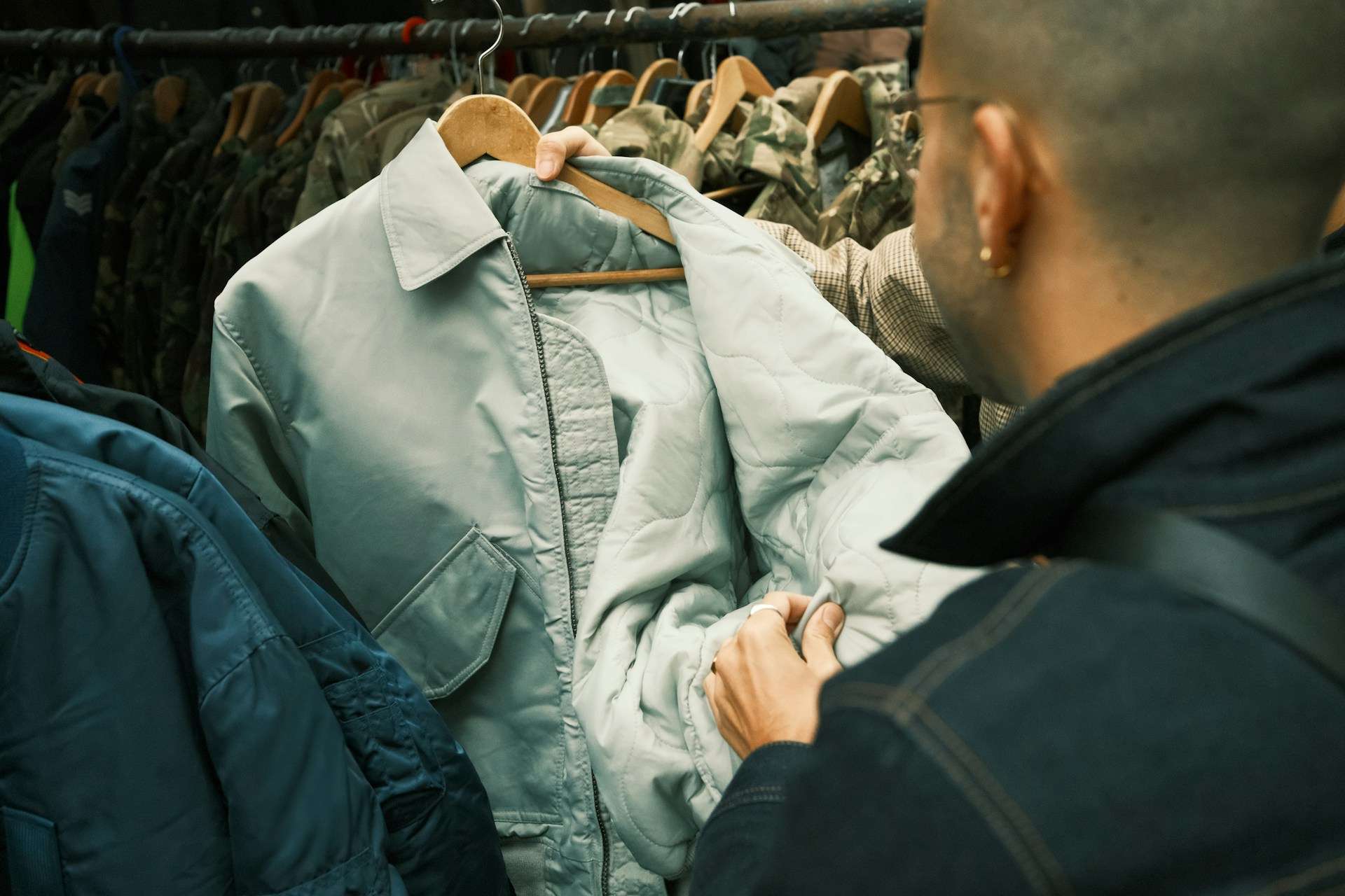 How Much Does It Cost to Print T-Shirts? A Breakdown of Factors and Pricing
